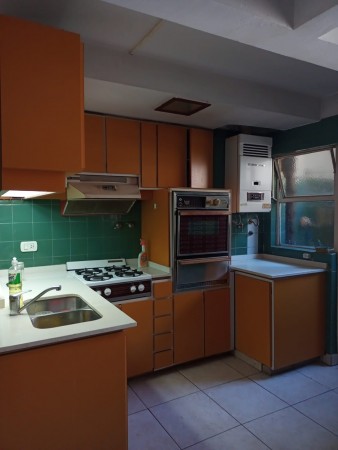 PLAZA ITALIA - 3 DORMITORIOS - MUY LUMINOSO - CONSTA DE  AMPLIO LIVING COMEDOR - DOS BAÑOS -COCINA EQUIPADA / LAVADERO INCORPORADO