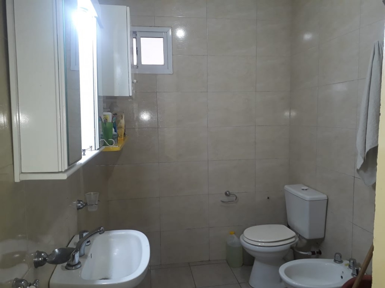  16 y 58 PH EN PLANTA BAJA SOBRE LOTE 10X30  150M2 CUBIERTOS 