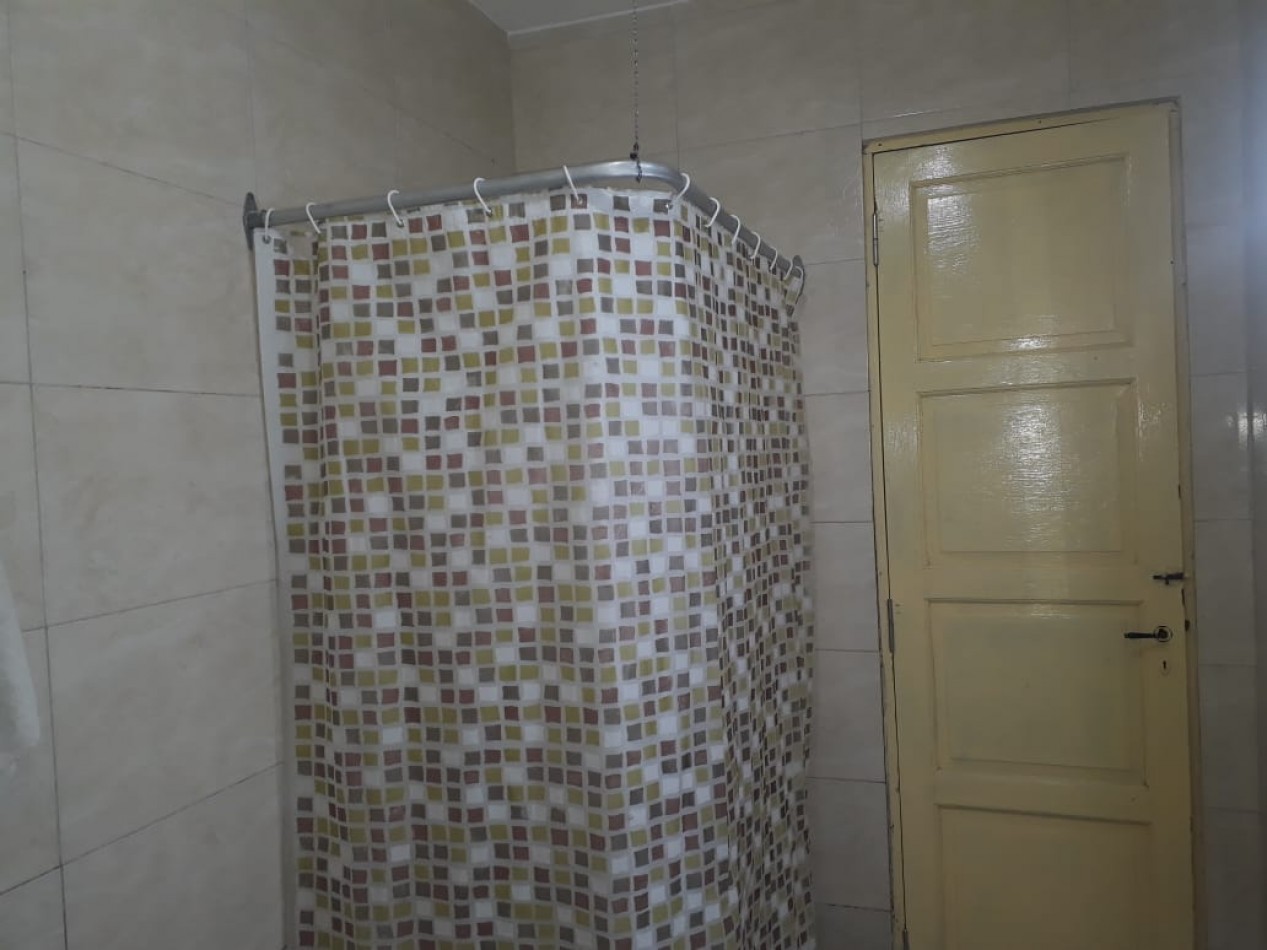  16 y 58 PH EN PLANTA BAJA SOBRE LOTE 10X30  150M2 CUBIERTOS 