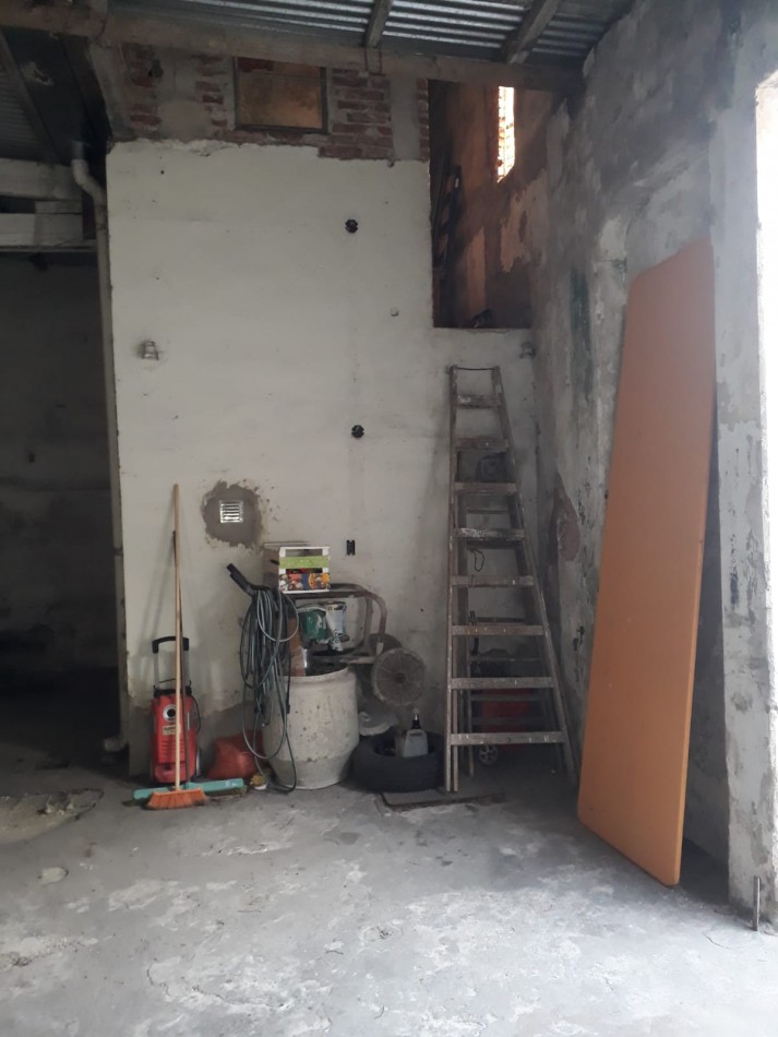  16 y 58 PH EN PLANTA BAJA SOBRE LOTE 10X30  150M2 CUBIERTOS 