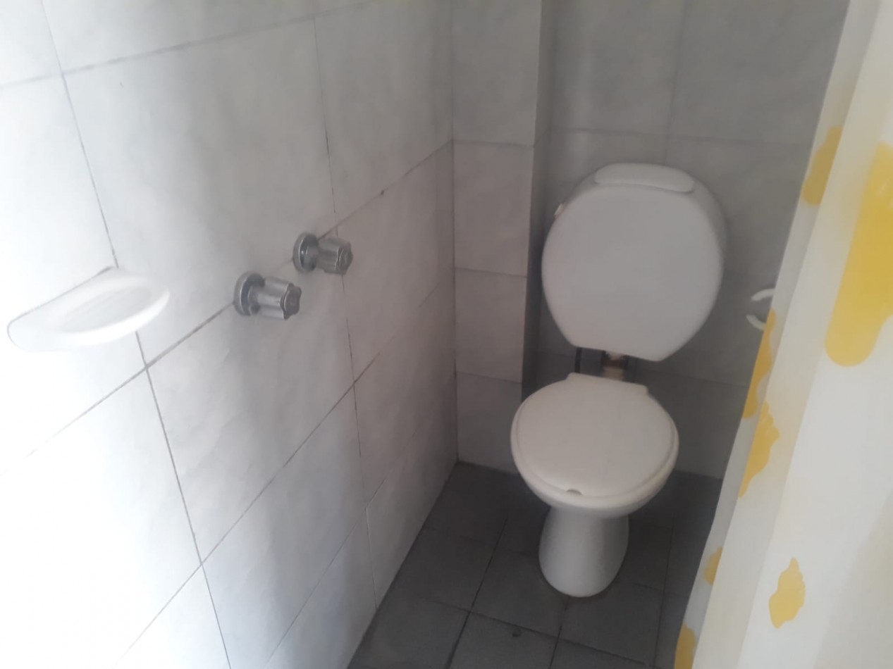  16 y 58 PH EN PLANTA BAJA SOBRE LOTE 10X30  150M2 CUBIERTOS 