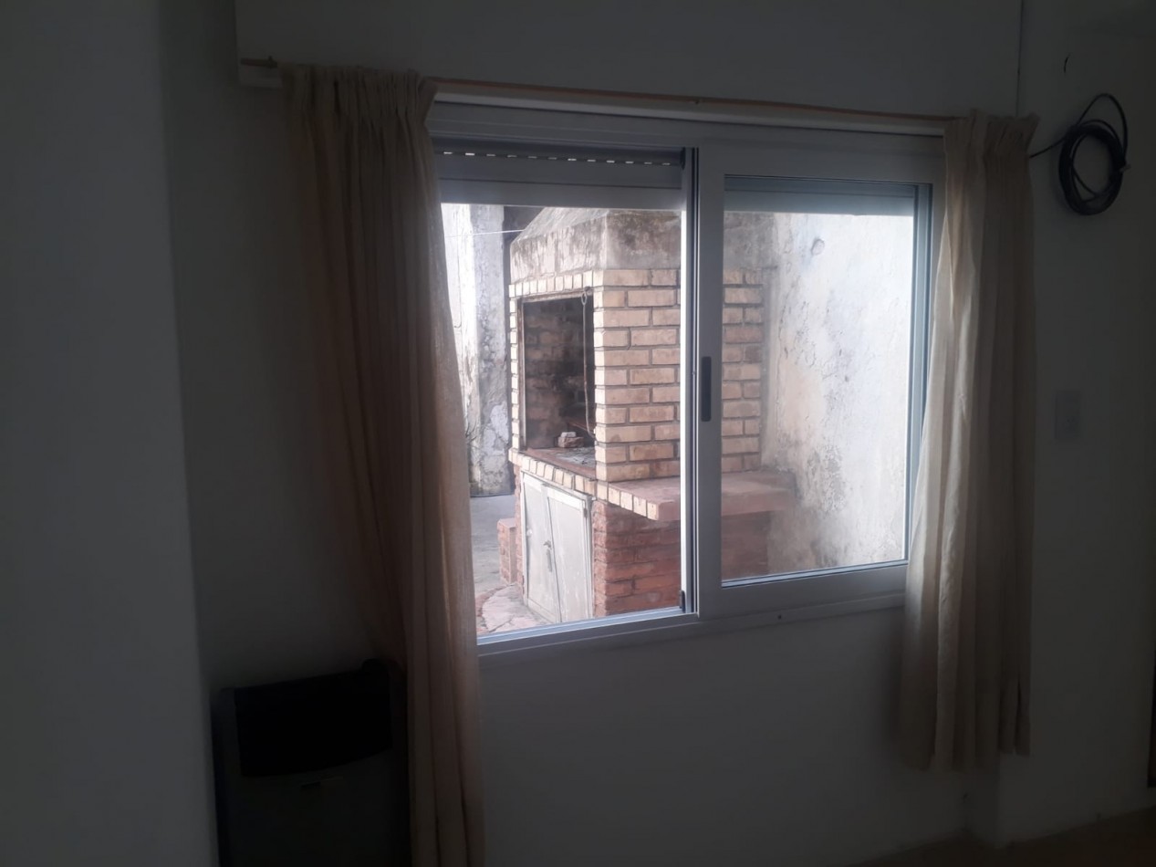  16 y 58 PH EN PLANTA BAJA SOBRE LOTE 10X30  150M2 CUBIERTOS 