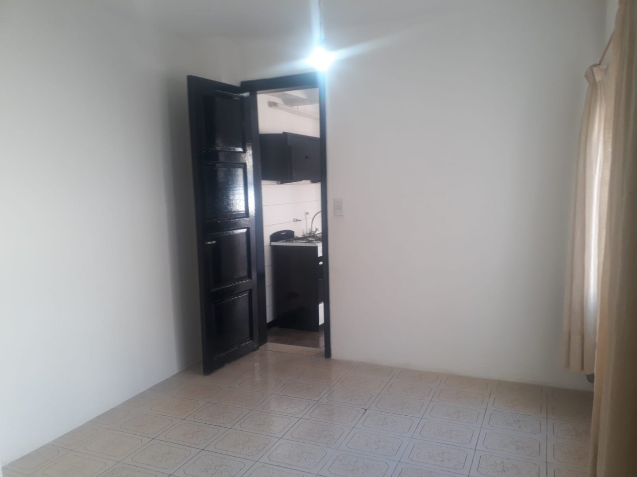 16 y 58 PH EN PLANTA BAJA SOBRE LOTE 10X30  150M2 CUBIERTOS 