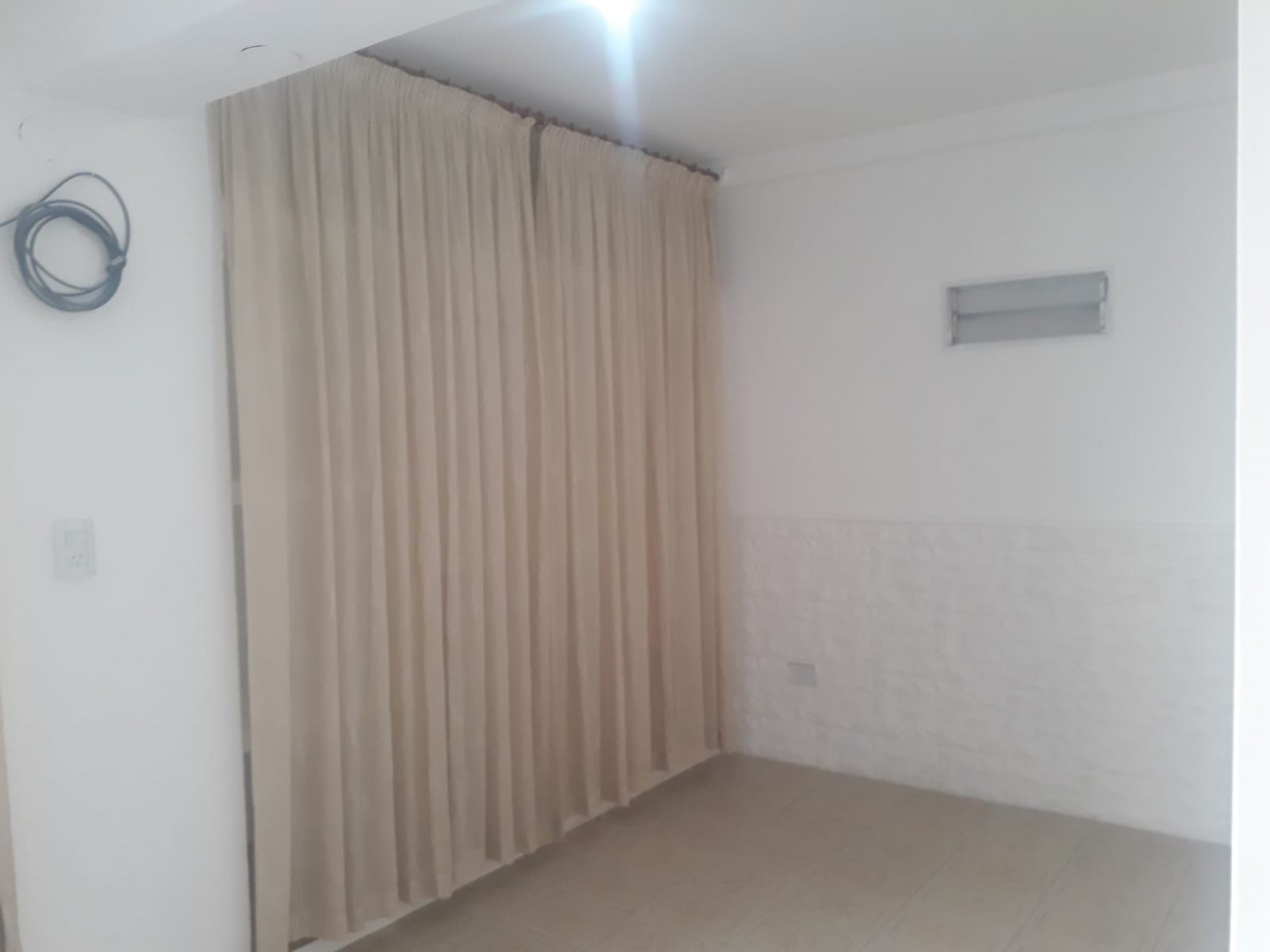  16 y 58 PH EN PLANTA BAJA SOBRE LOTE 10X30  150M2 CUBIERTOS 