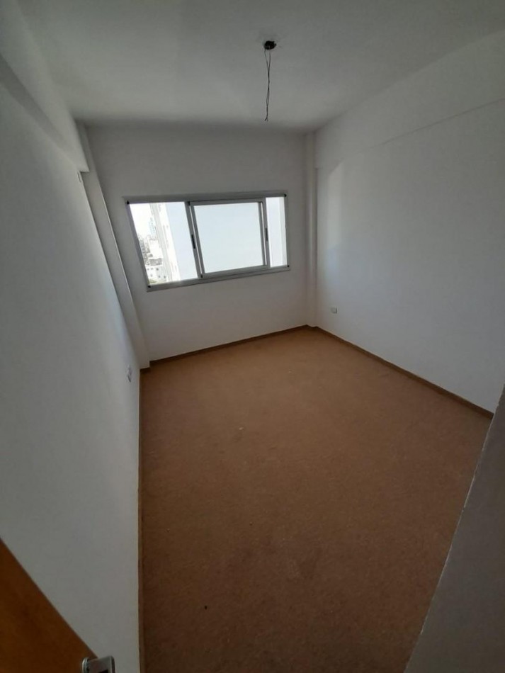 57 E/ 10 y 11 - Venta un Dormitorio Balcon y Cochera- CESION DE BOLETO 