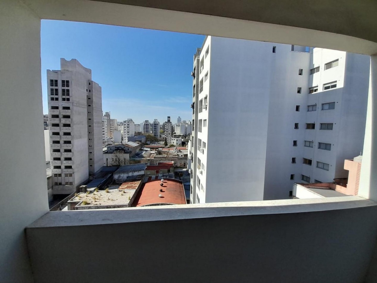 57 E/ 10 y 11 - Venta un Dormitorio Balcon y Cochera- CESION DE BOLETO 