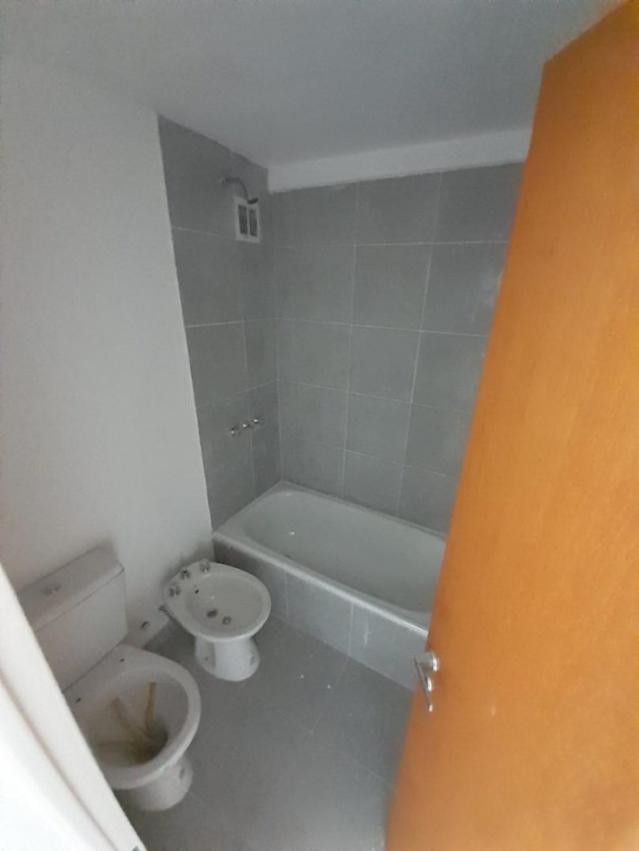 57 E/ 10 y 11 - Venta un Dormitorio Balcon y Cochera- CESION DE BOLETO 