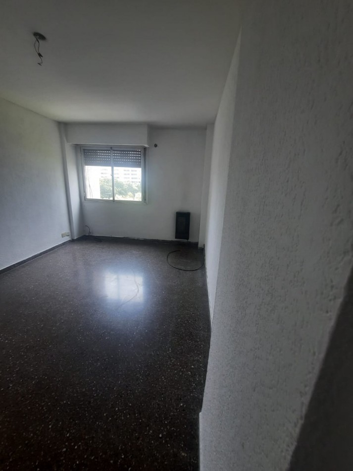 EXCELENTE DEPARTAMENTO EN  VENTA 58 ESQ 7 -   2 DORMITORIOS 