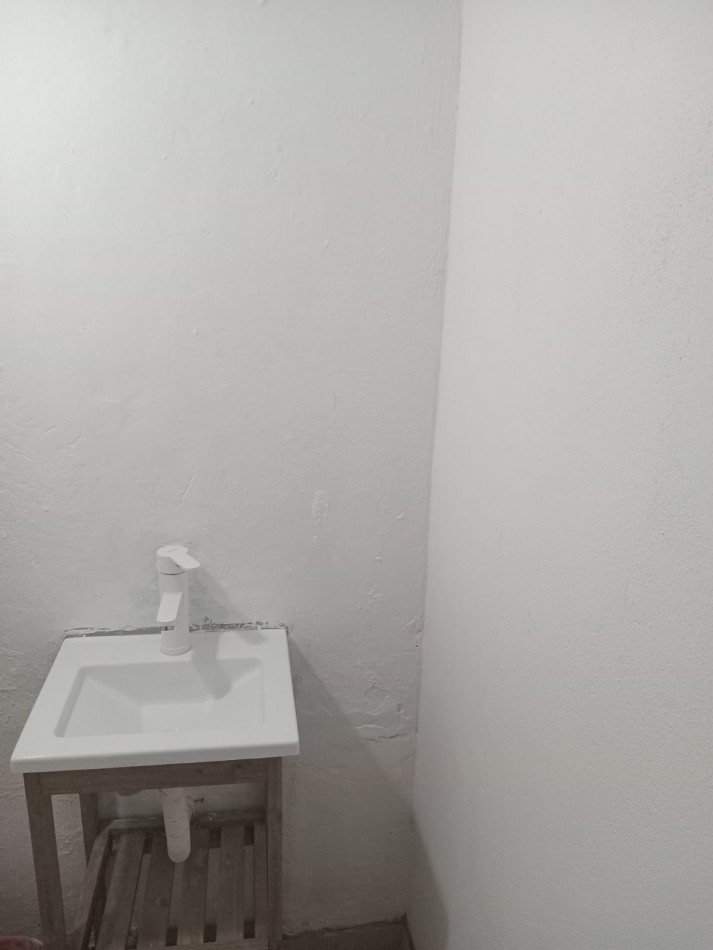EXCELENTE CASA A REFACCIONADA TOTALMENTE NUEVA - 2 DORMITORIOS 