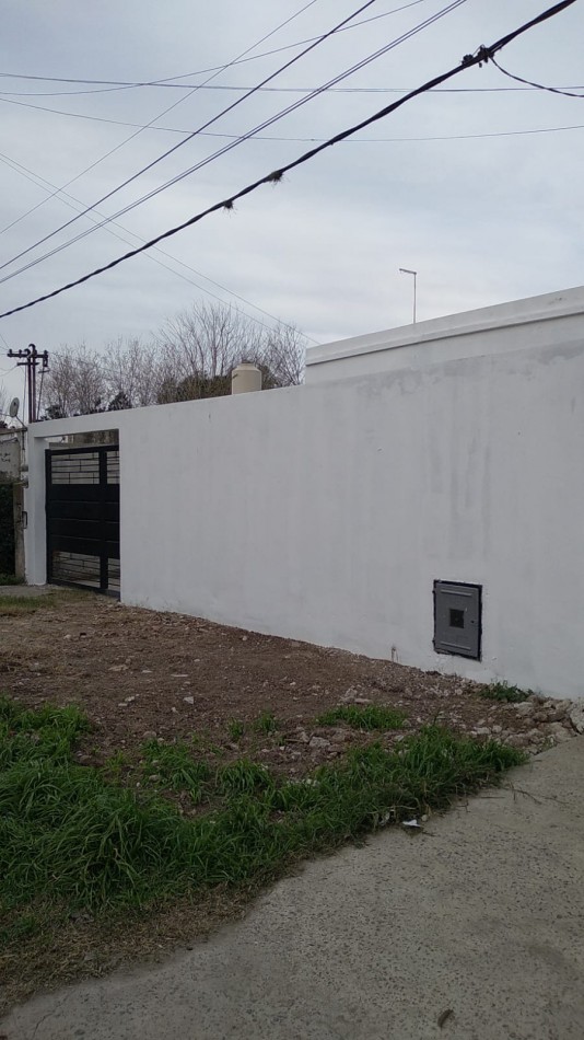 EXCELENTE CASA A REFACCIONADA TOTALMENTE NUEVA - 2 DORMITORIOS 