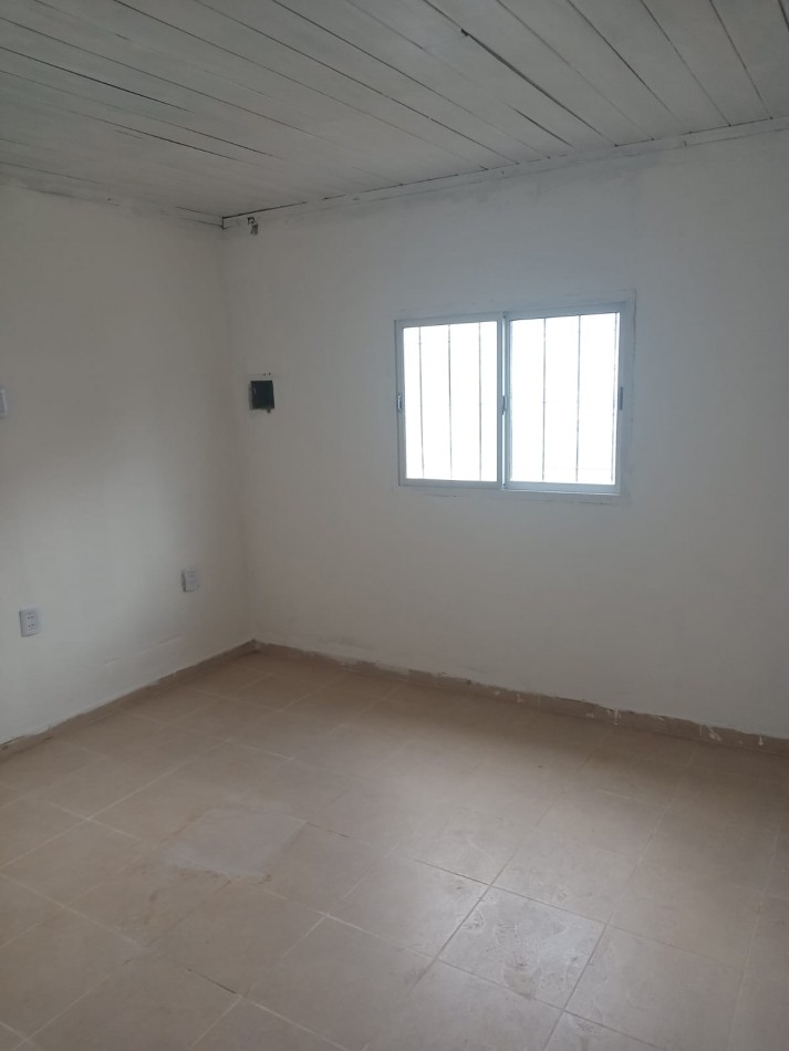 EXCELENTE CASA A REFACCIONADA TOTALMENTE NUEVA - 2 DORMITORIOS 