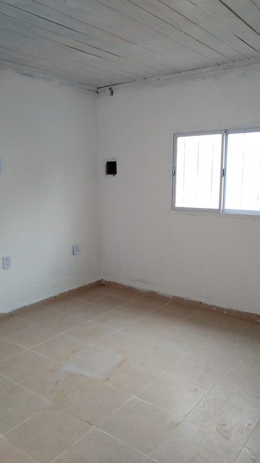 EXCELENTE CASA A REFACCIONADA TOTALMENTE NUEVA - 2 DORMITORIOS 