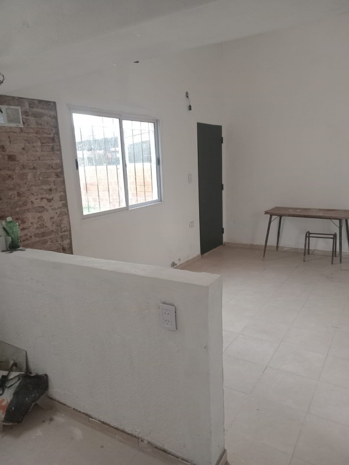 EXCELENTE CASA A REFACCIONADA TOTALMENTE NUEVA - 2 DORMITORIOS 