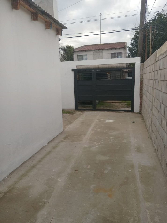 EXCELENTE CASA A REFACCIONADA TOTALMENTE NUEVA - 2 DORMITORIOS 