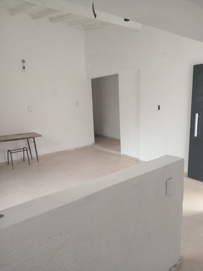 EXCELENTE CASA A REFACCIONADA TOTALMENTE NUEVA - 2 DORMITORIOS 