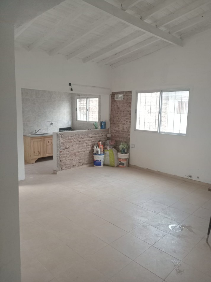 EXCELENTE CASA A REFACCIONADA TOTALMENTE NUEVA - 2 DORMITORIOS 