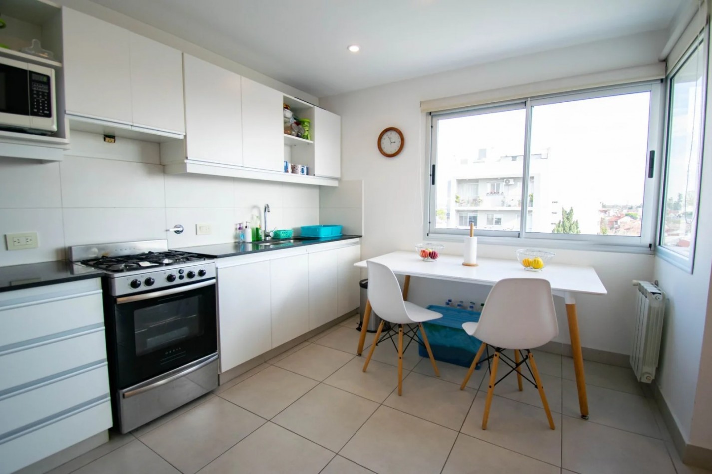 25 ESQ 34 TRIPLEX  EN VENTA  -  TRES DORMITORIOS    - DOS COCHERAS 