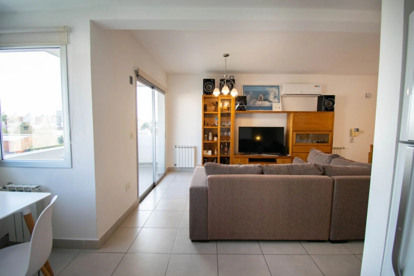 25 ESQ 34 TRIPLEX  EN VENTA  -  TRES DORMITORIOS    - DOS COCHERAS 