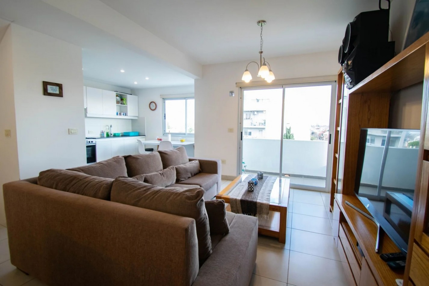 25 ESQ 34 TRIPLEX  EN VENTA  -  TRES DORMITORIOS    - DOS COCHERAS 