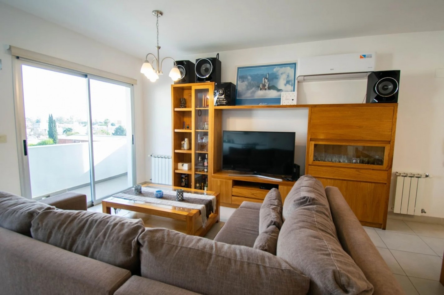 25 ESQ 34 TRIPLEX  EN VENTA  -  TRES DORMITORIOS    - DOS COCHERAS 