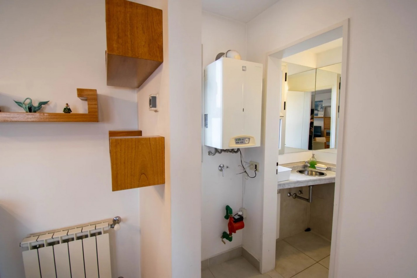 25 ESQ 34 TRIPLEX  EN VENTA  -  TRES DORMITORIOS    - DOS COCHERAS 