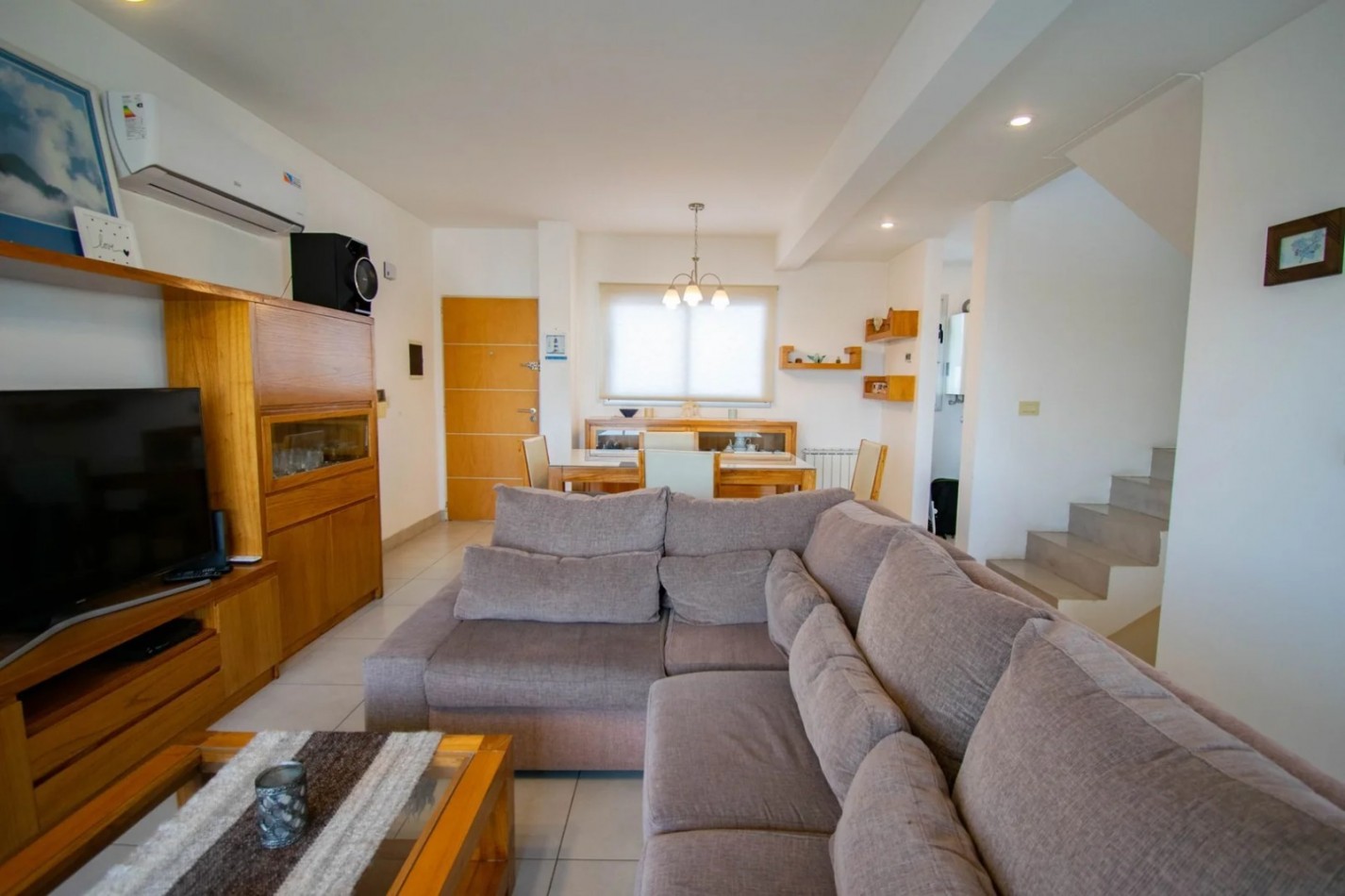 25 ESQ 34 TRIPLEX  EN VENTA  -  TRES DORMITORIOS    - DOS COCHERAS 