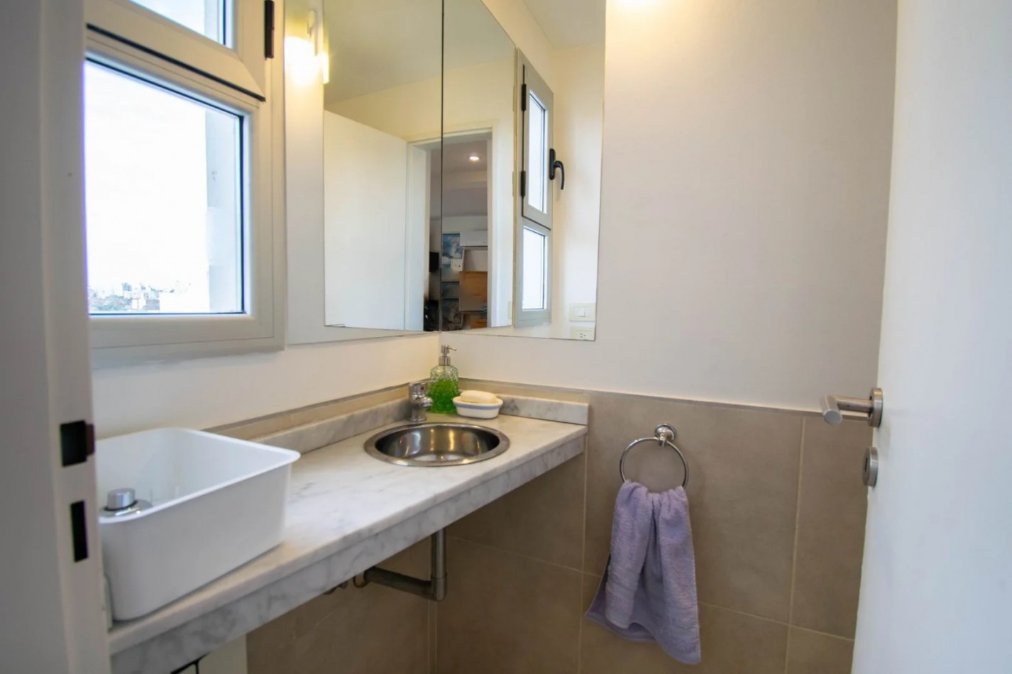 25 ESQ 34 TRIPLEX  EN VENTA  -  TRES DORMITORIOS    - DOS COCHERAS 