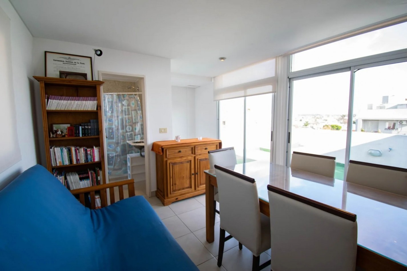 25 ESQ 34 TRIPLEX  EN VENTA  -  TRES DORMITORIOS    - DOS COCHERAS 