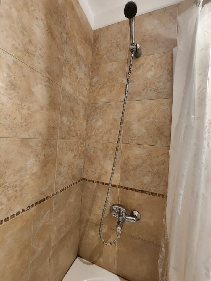 61 E/ 11 Y 12 - DEPARTAMENTO  1 DORMITORIO CON BALCON 