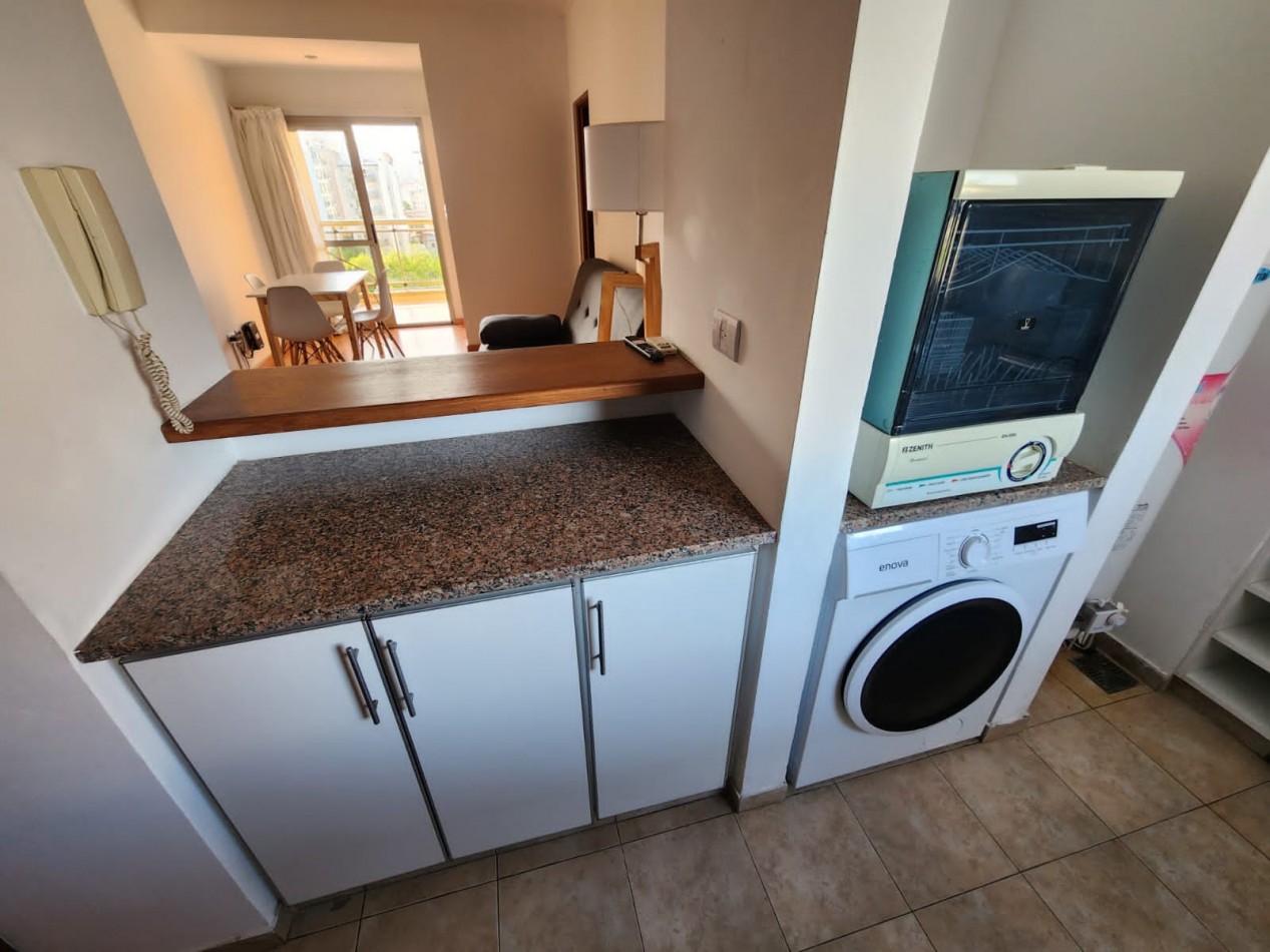 61 E/ 11 Y 12 - DEPARTAMENTO  1 DORMITORIO CON BALCON 