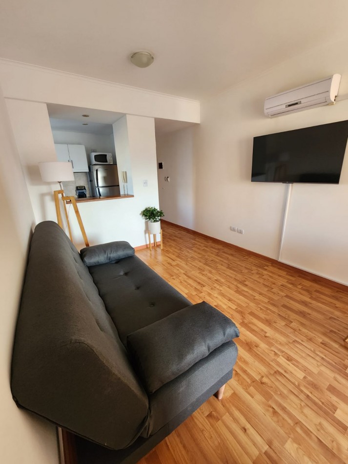 61 E/ 11 Y 12 - DEPARTAMENTO  1 DORMITORIO CON BALCON 