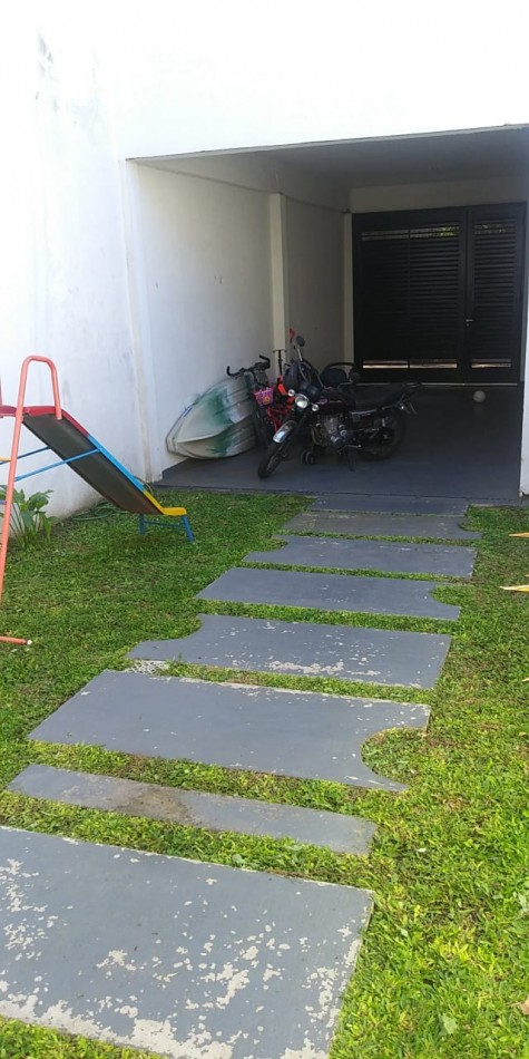 EXCELENTE DUPLEX EN VENTA . CON ENTRADA INDEPENDIENTE 