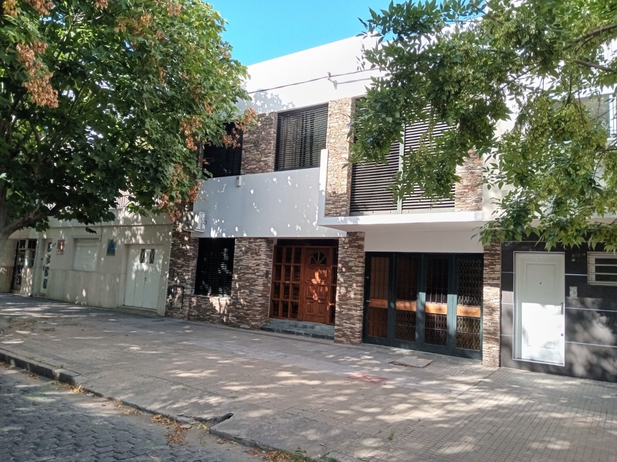 11 y 40 -  EXCELENTE CASA EN VENTA - BARRIO NORTE