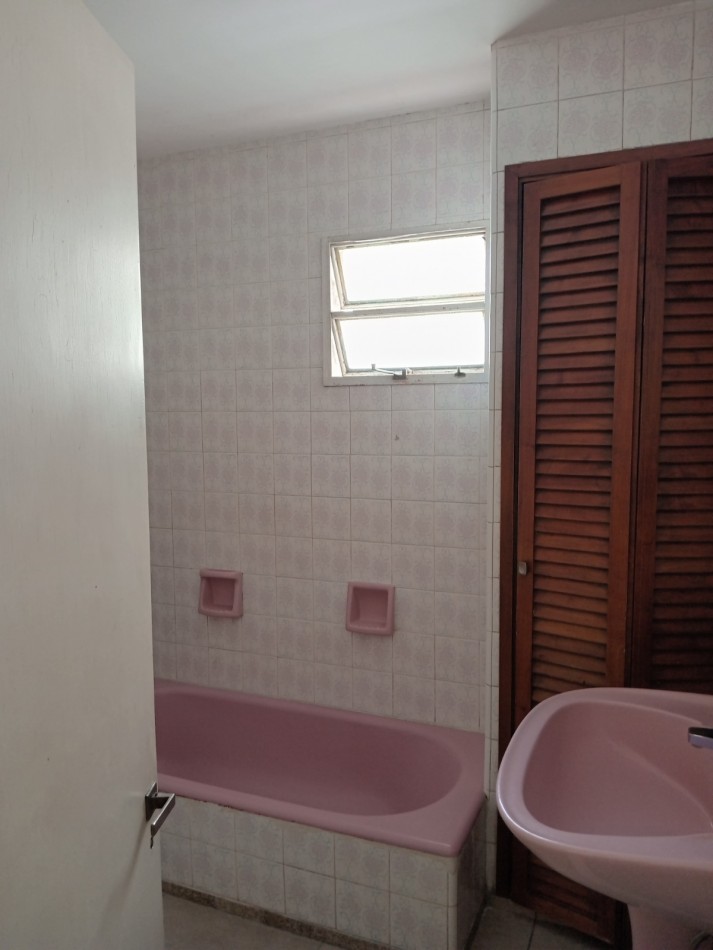 11 y 40 -  EXCELENTE CASA EN VENTA - BARRIO NORTE