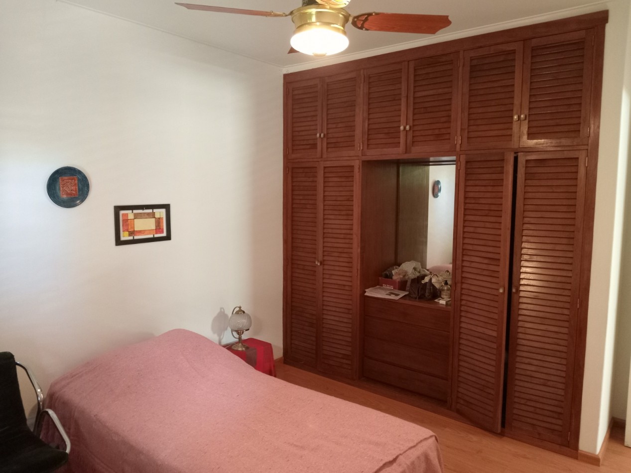11 y 40 -  EXCELENTE CASA EN VENTA - BARRIO NORTE