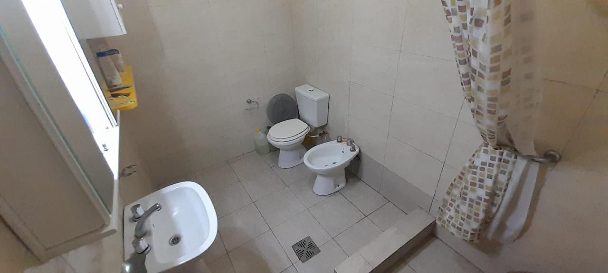  16 y 58 PH EN PLANTA BAJA SOBRE LOTE 10X30  150M2 CUBIERTOS 