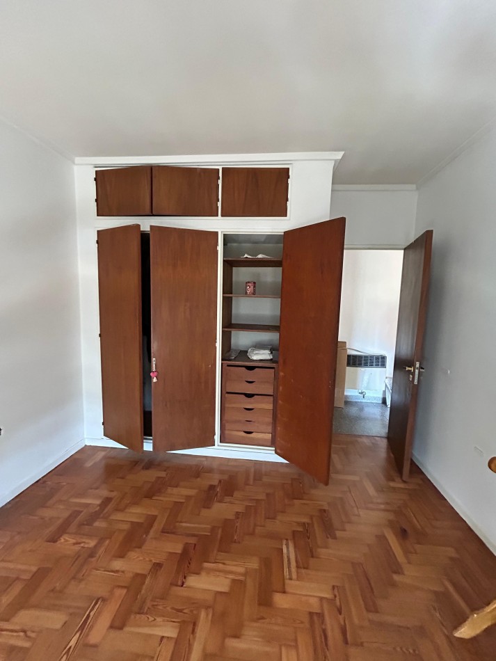 AV 32 ESQ 24 - CASA EN PLANTA ALTA  2 DORM Y TERRAZA