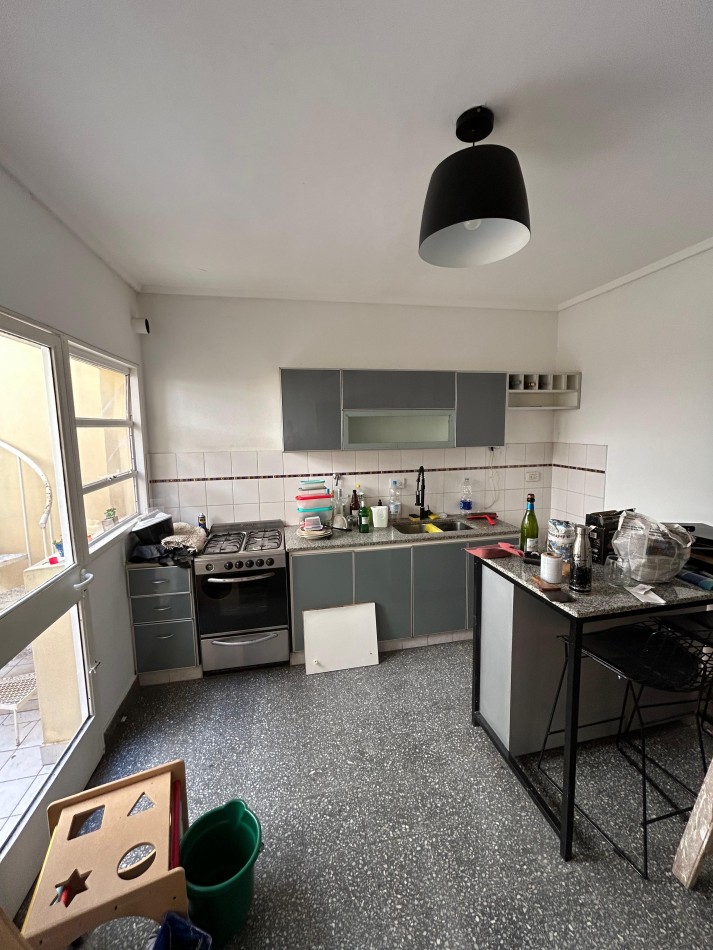 AV 32 ESQ 24 - CASA EN PLANTA ALTA  2 DORM Y TERRAZA