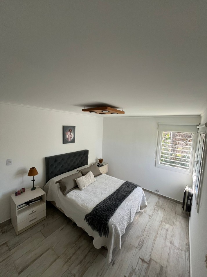 422 E/ 27 Bis y 28 - Venta Casa Sobre Lote de 20x 50 - Villa Elisa