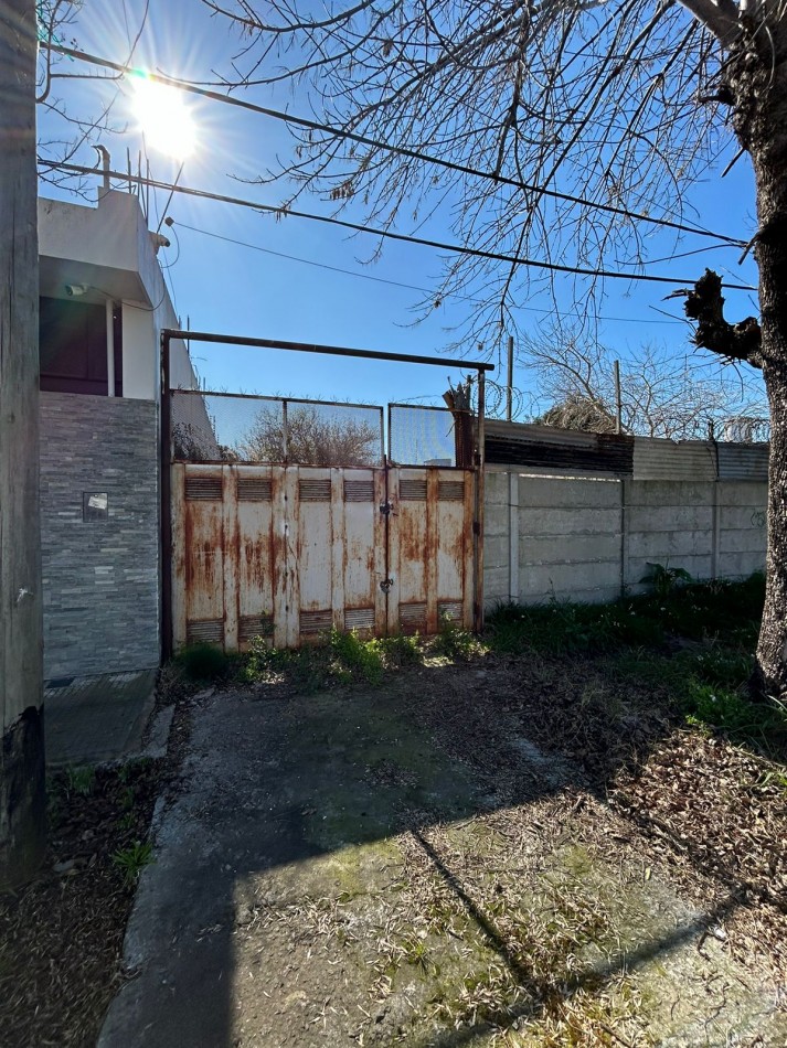 136 E/ 49 Y 50 - LOTE  BALDIO DE 10 X 40 - LA PLATA