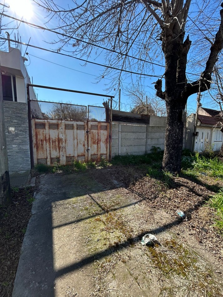 136 E/ 49 Y 50 - LOTE  BALDIO DE 10 X 40 - LA PLATA