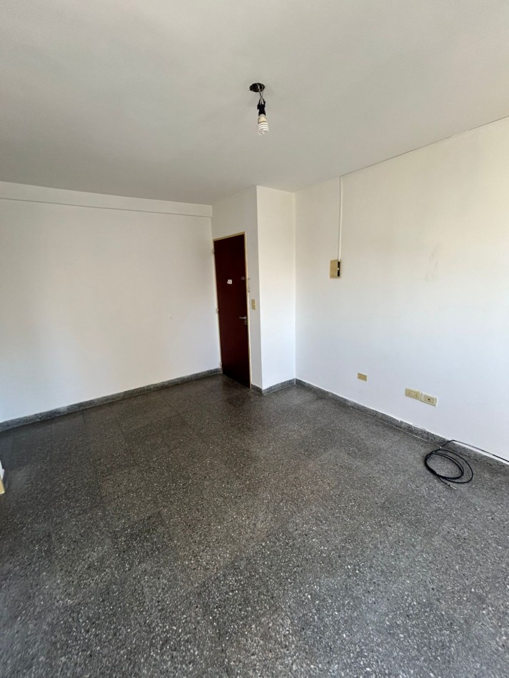 47 E/ 2 Y 3 DEPARTAMENTO DE 2 DORMITORIOS EN VENTA - ZONA FACULTADES