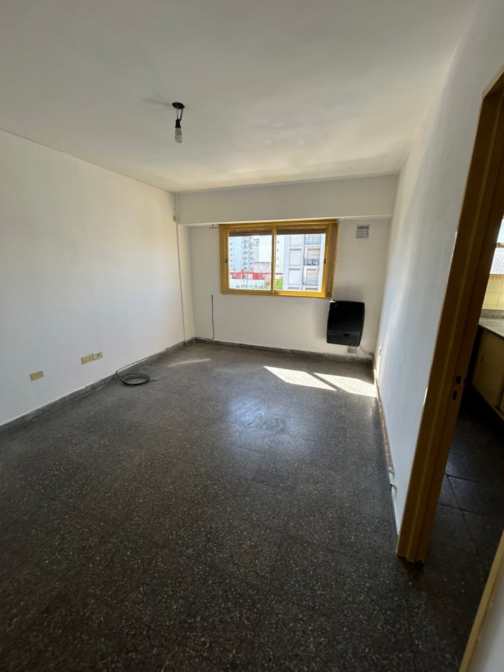 47 E/ 2 Y 3 DEPARTAMENTO DE 2 DORMITORIOS EN VENTA - ZONA FACULTADES