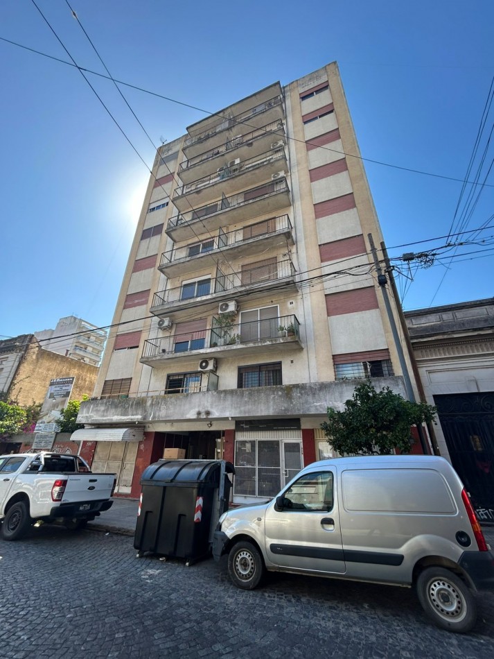 47 E/ 2 Y 3 DEPARTAMENTO DE 2 DORMITORIOS EN VENTA - ZONA FACULTADES