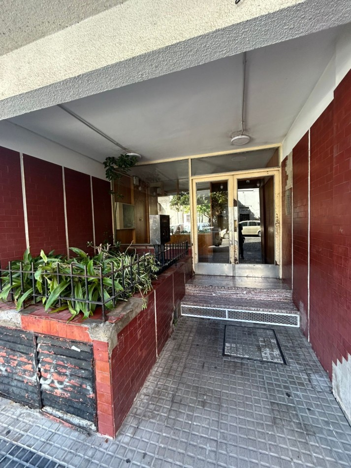 47 E/ 2 Y 3 DEPARTAMENTO DE 2 DORMITORIOS EN VENTA - ZONA FACULTADES