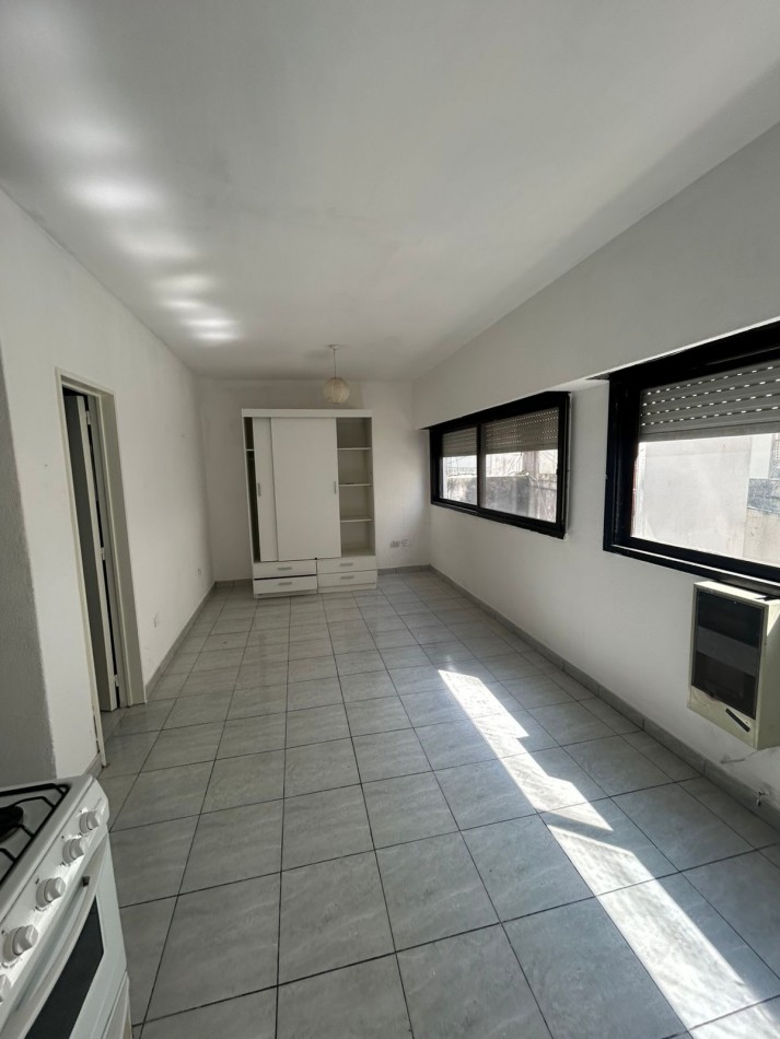 4 E/ 55 Y 56 - MONOAMBIENTE CENTRICO EN LA PLATA