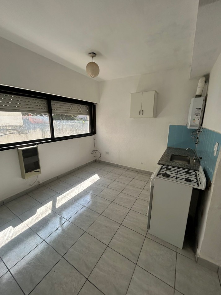4 E/ 55 Y 56 - MONOAMBIENTE CENTRICO EN LA PLATA