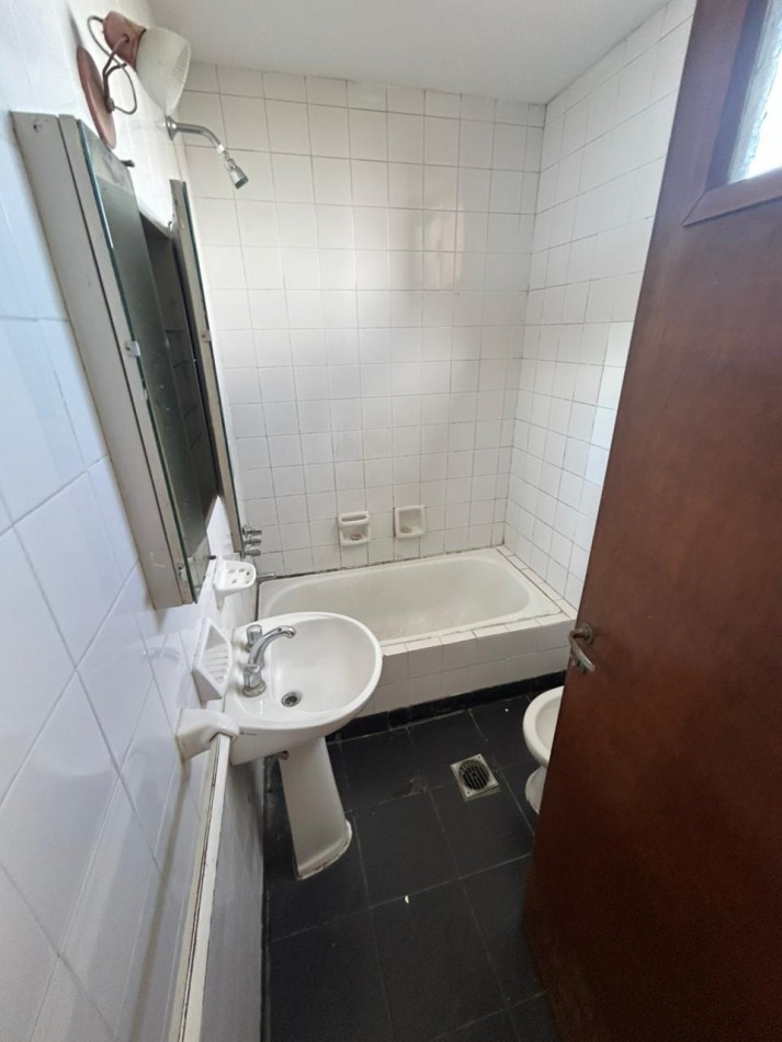 6 ESQ 51 - 2 DORM - CENTRO LA PLATA - VENTA