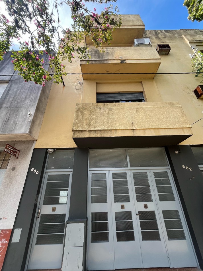 DEPARTAMENTO EN VENTA - 1 (o 2) DORMITORIOS - CON PATIO - COCINA A REFACCIONAR