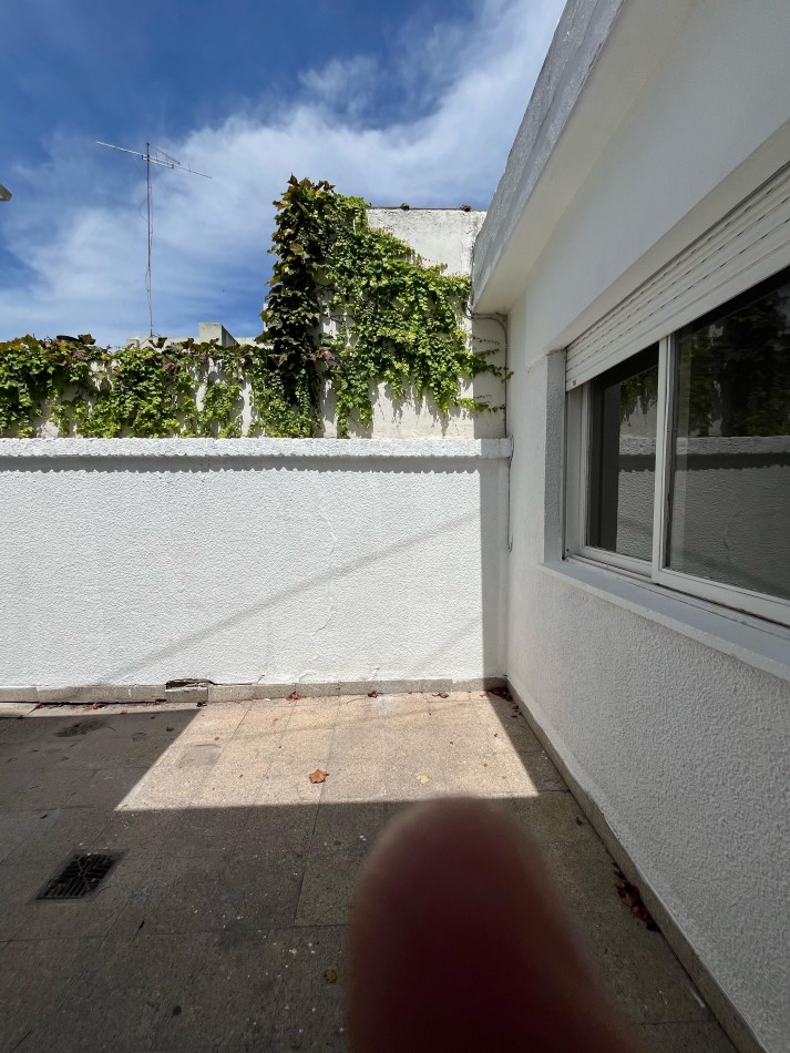 DEPARTAMENTO EN VENTA - 1 (o 2) DORMITORIOS - CON PATIO - COCINA A REFACCIONAR